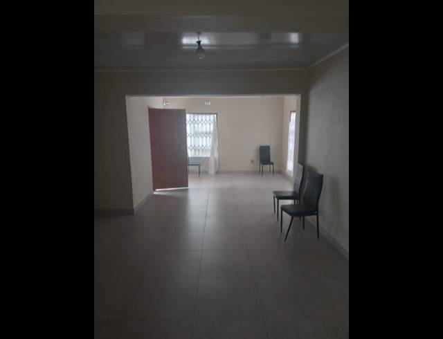 2 BEDROOM HOUSE FOR SALE IN MEADOWLANDS ZONE 10